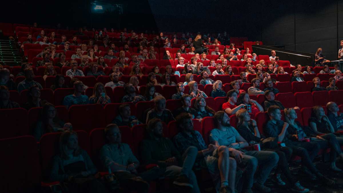 Waar kun je de bioscoophits Barbie en Oppenheimer online kijken? Vergelijkstreaming.nl